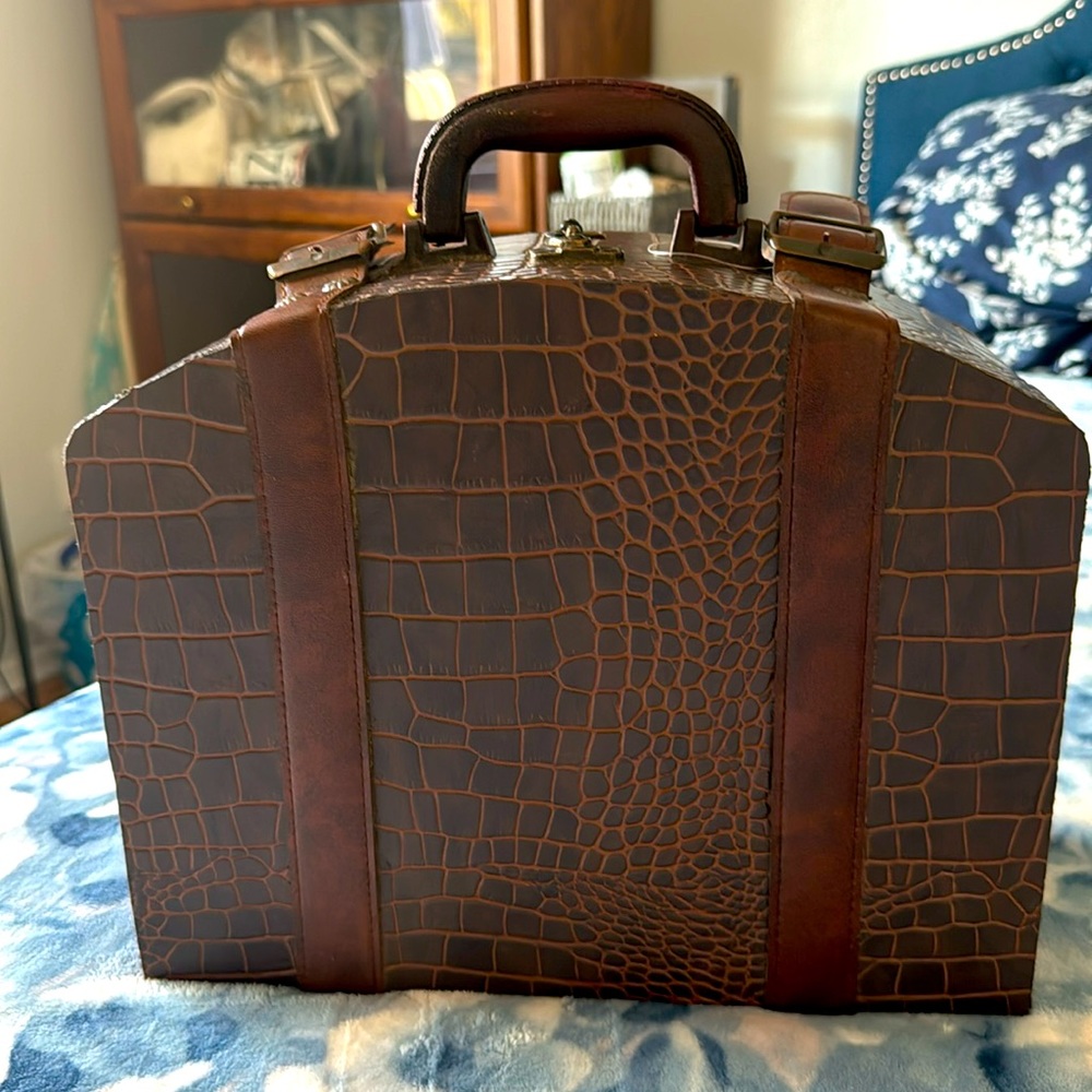 Vintage 1950’s Leather case